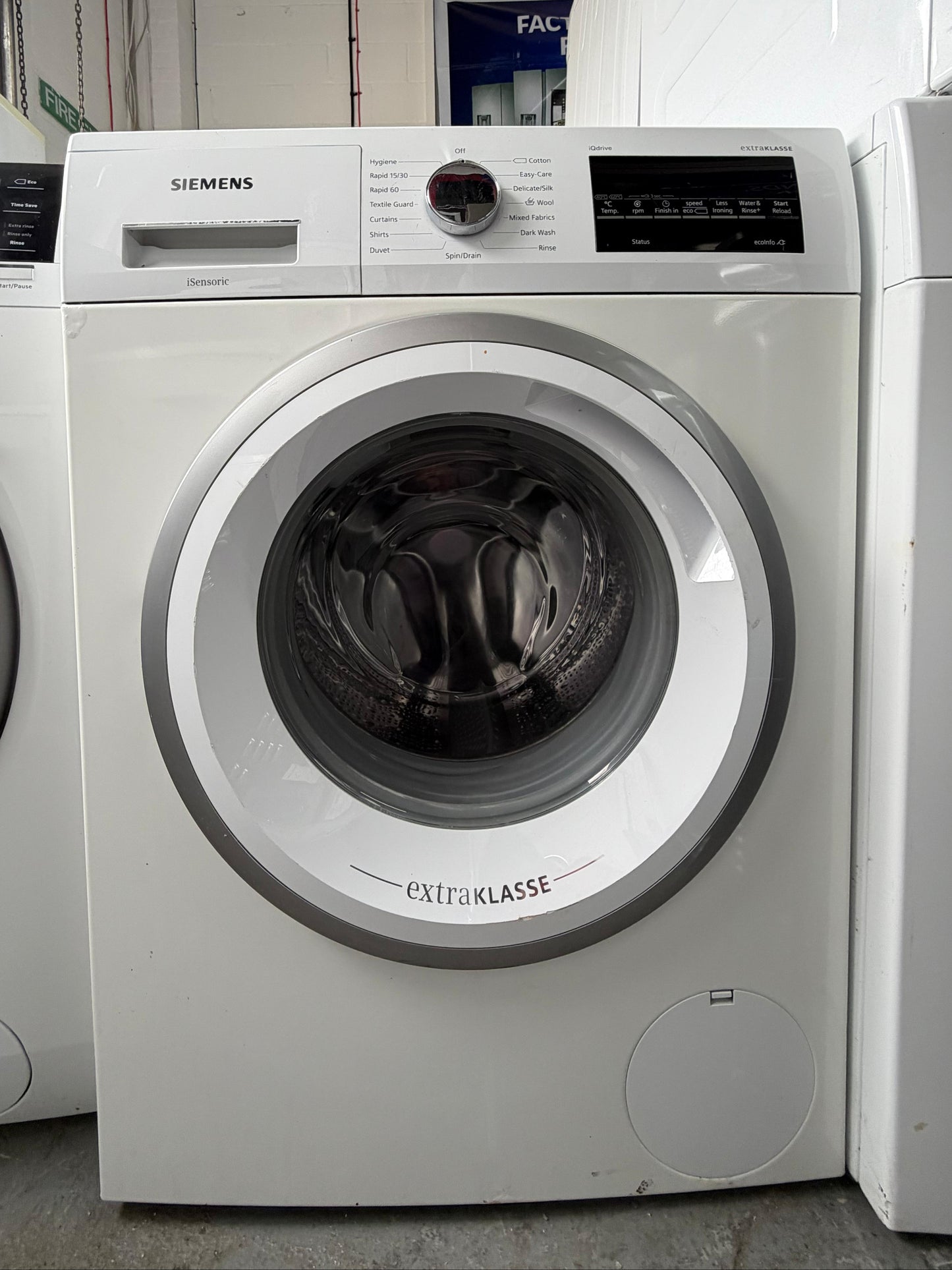 Refurbished Siemens WM14T492GB 9kg 1400 Spin Washing Machine - White