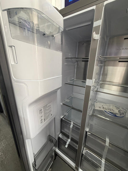 Samsung RS70F66KCF 634 L Frost Free American Fridge Freezer - Black - Unused Grade A
