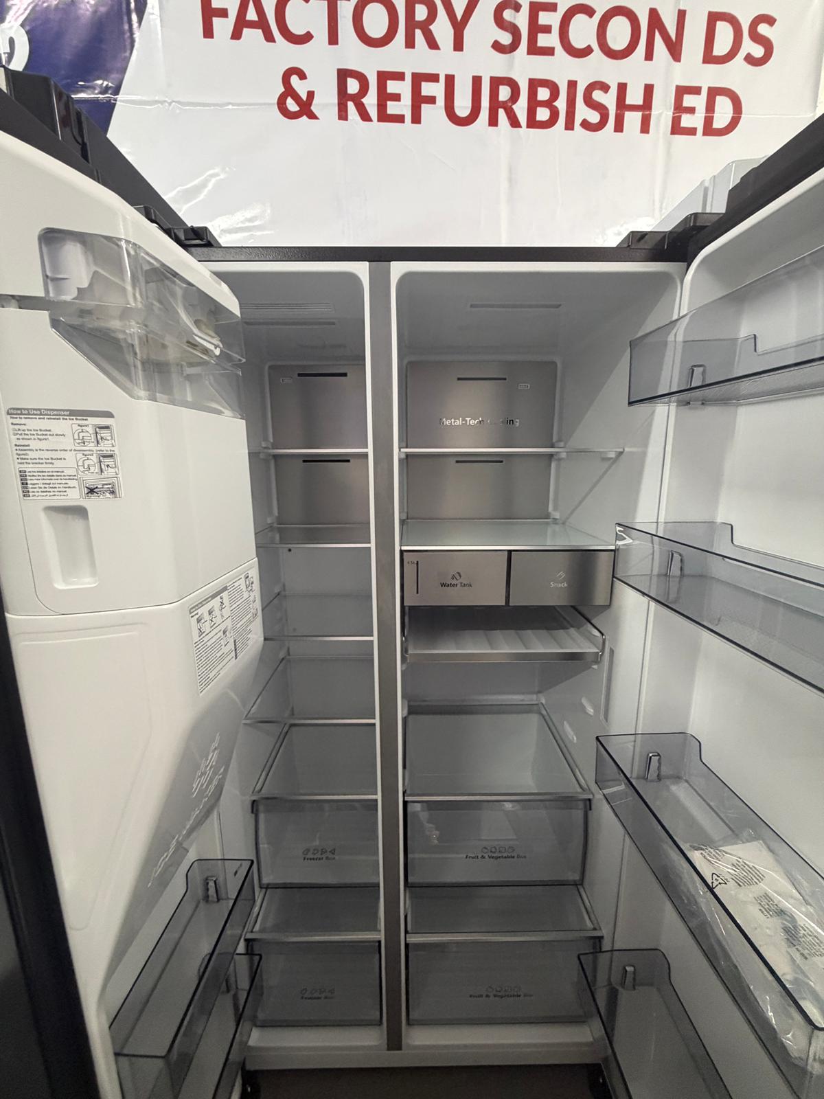 Hisense RS818N4TFE 632 L Frost Free American Fridge Freezer - Black Stainless Steel - Unused Grade A