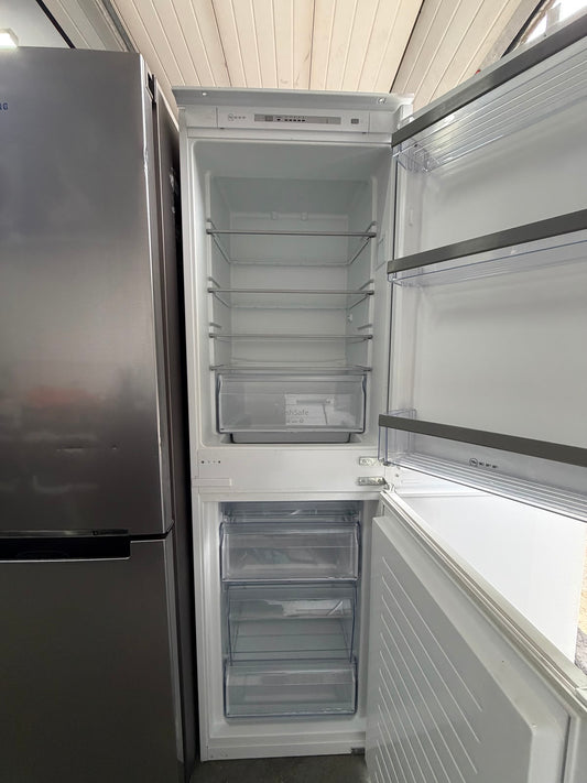 Refurbished Neff KI5852SF0G 261 Litre Integrated 50/50 Fridge Freezer - White