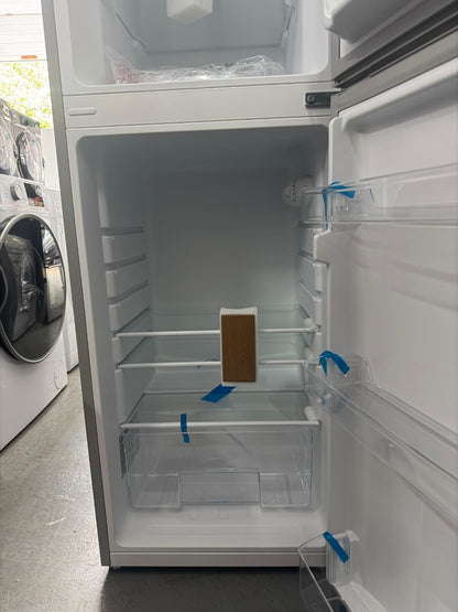 Willow WTM138S 138 L Frost Free Fridge Freezer - Silver - Unused Unit