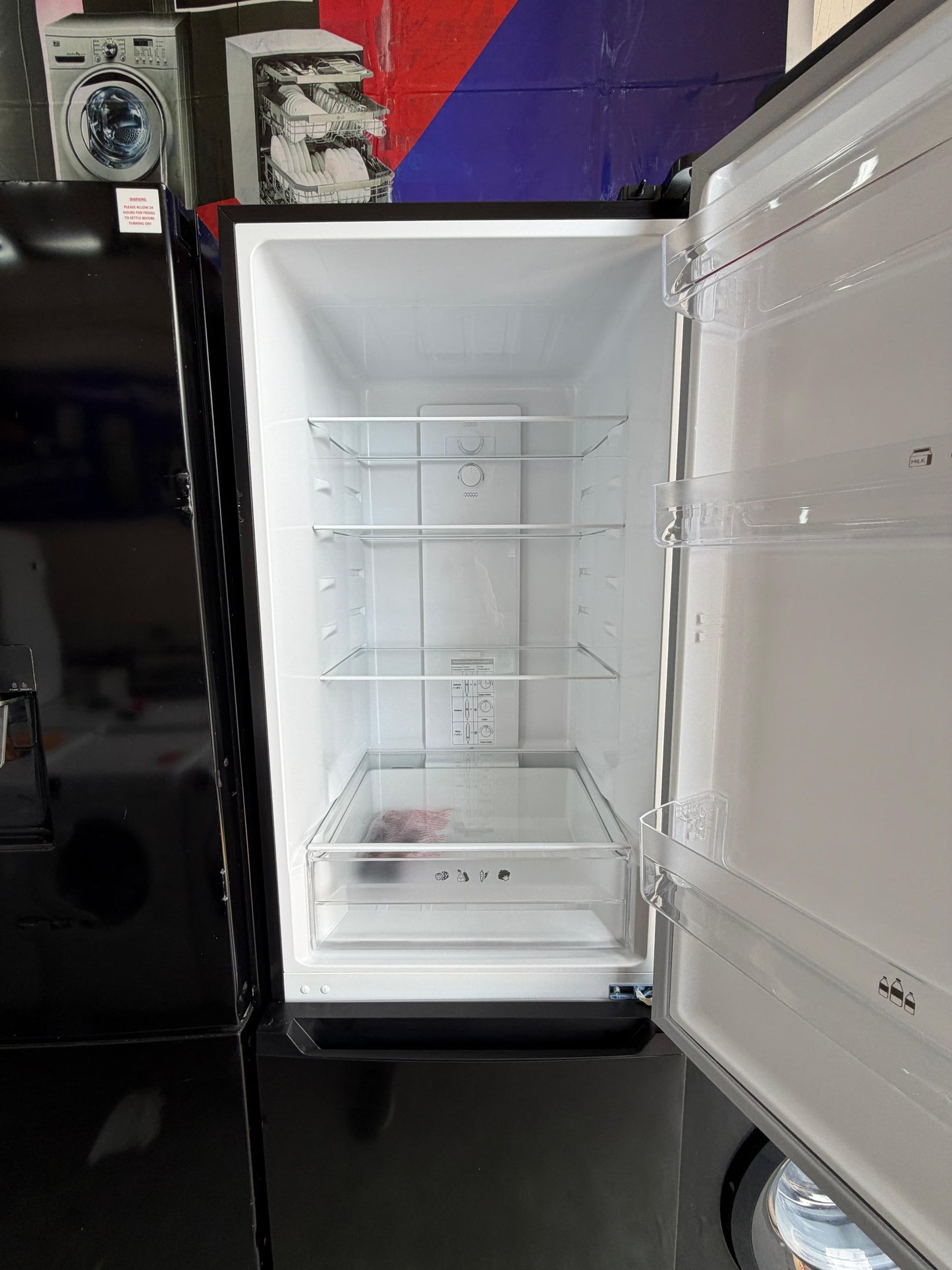 Refurbished Russell Hobbs RH186FFFF60B/01 293L Frost Free Fridge Freezer – Black