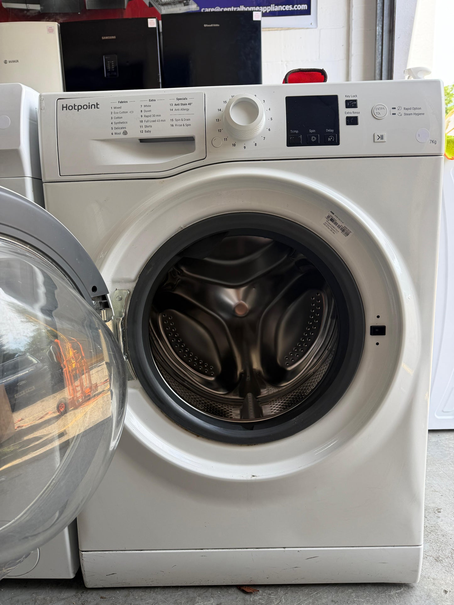 Refurbished Hotpoint NSWM743C 7Kg 1400RPM Washing Machine - White