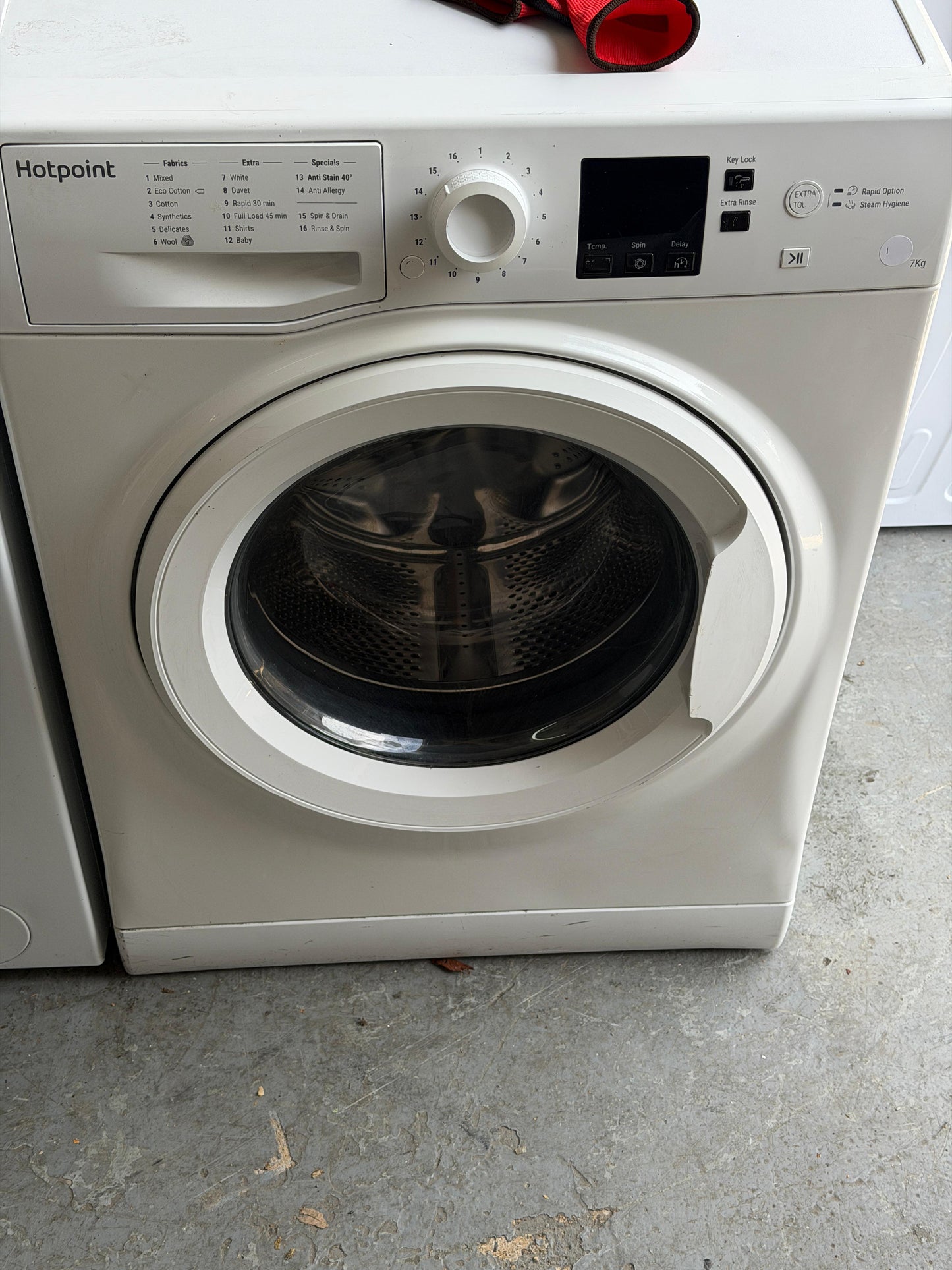 Refurbished Hotpoint NSWM743C 7Kg 1400RPM Washing Machine - White