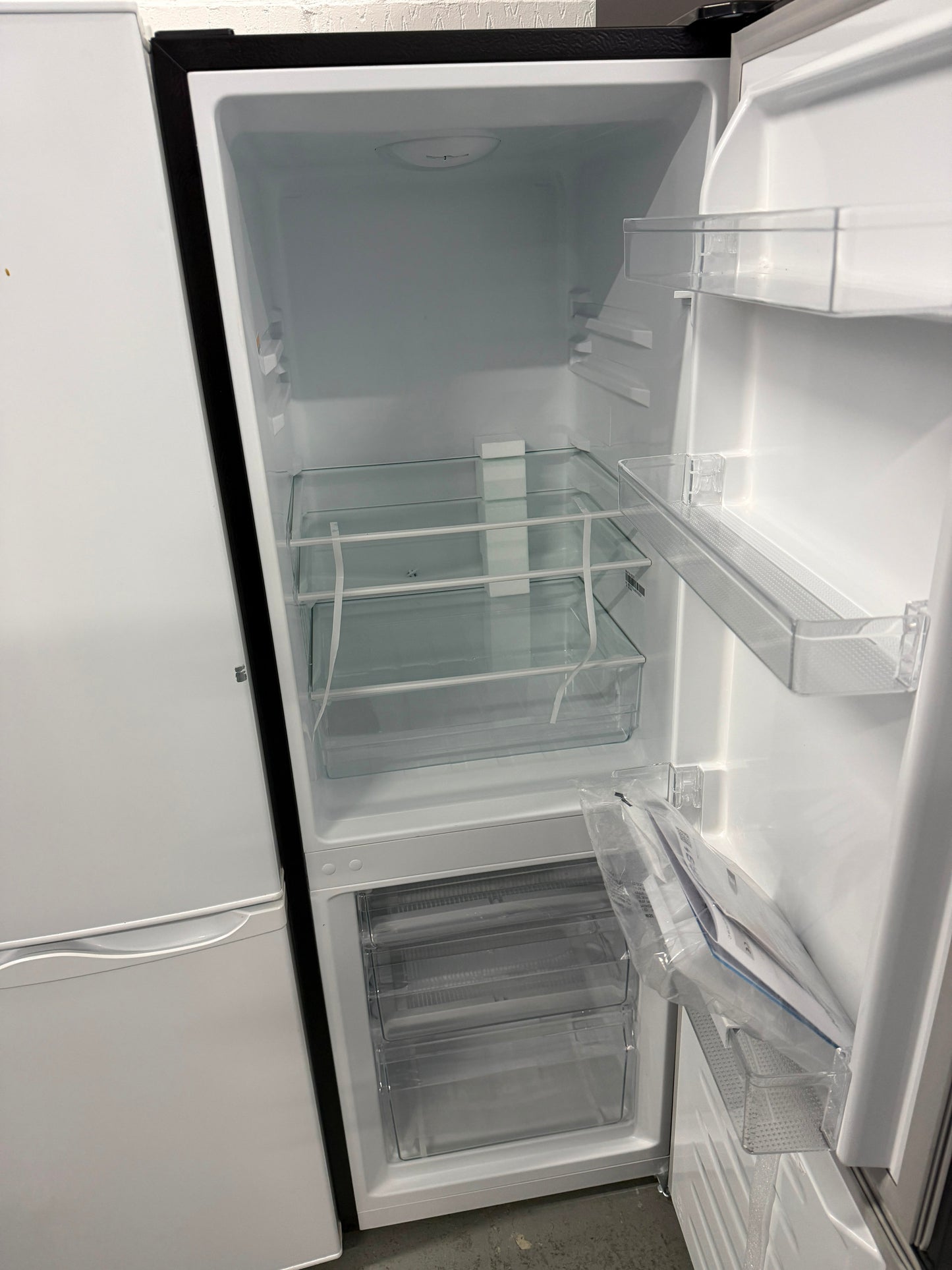 Fridgemaster MC50165EB 175 L Fridge Freezer - Black - Unused Grade A