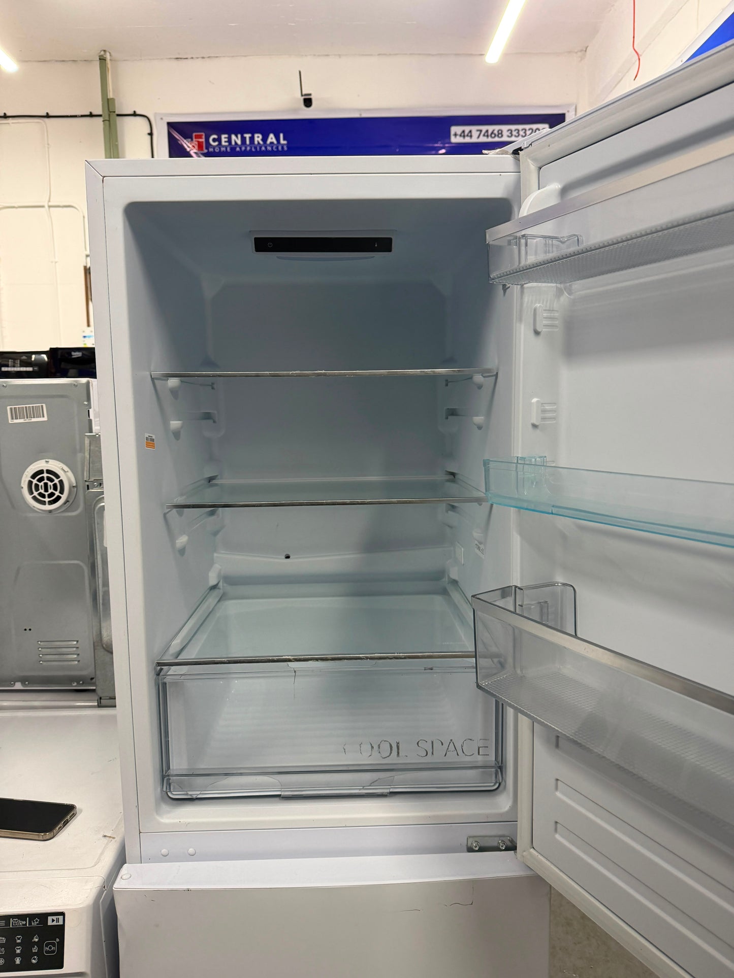 Refurbished Hoover HVCT3L517FWKR 252 L Fridge Freezer - White