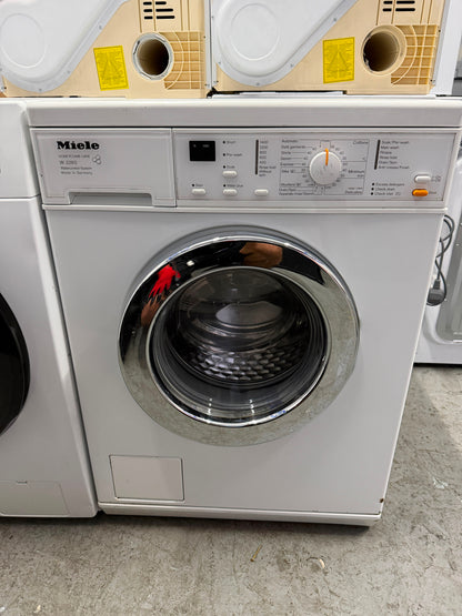 Refurbished Miele W3240 6kg 1400rpm Freestanding Washing Machine - White
