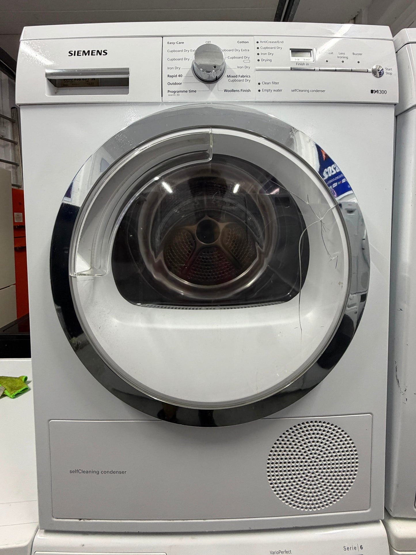 Refurbished Siemens WT46W381GB iQ300 7kg Heat Pump Tumble Dryer - White