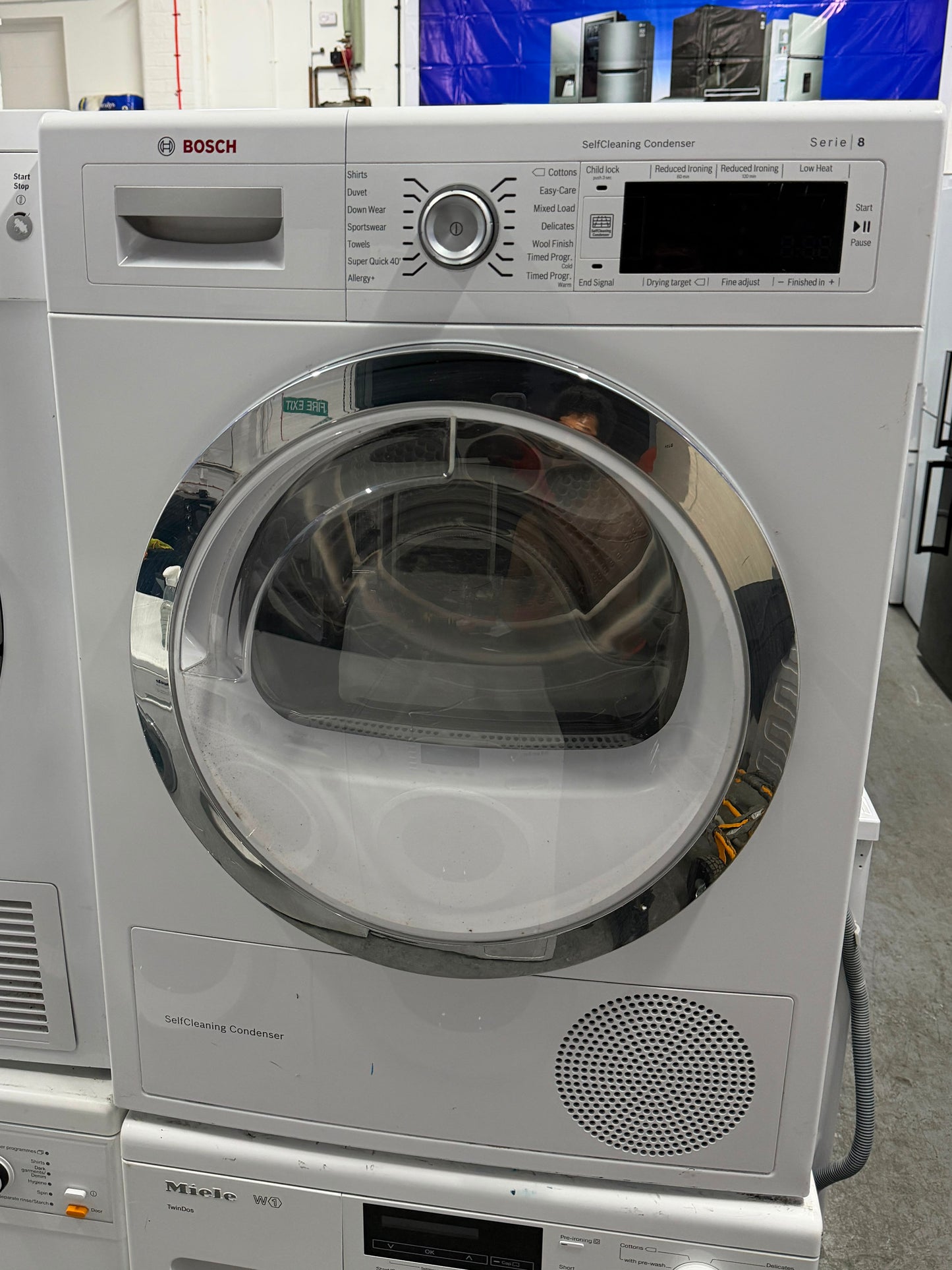 Refurbished Bosch WTW87560GB Series 8 9kg Heat Pump Tumble Dryer - White
