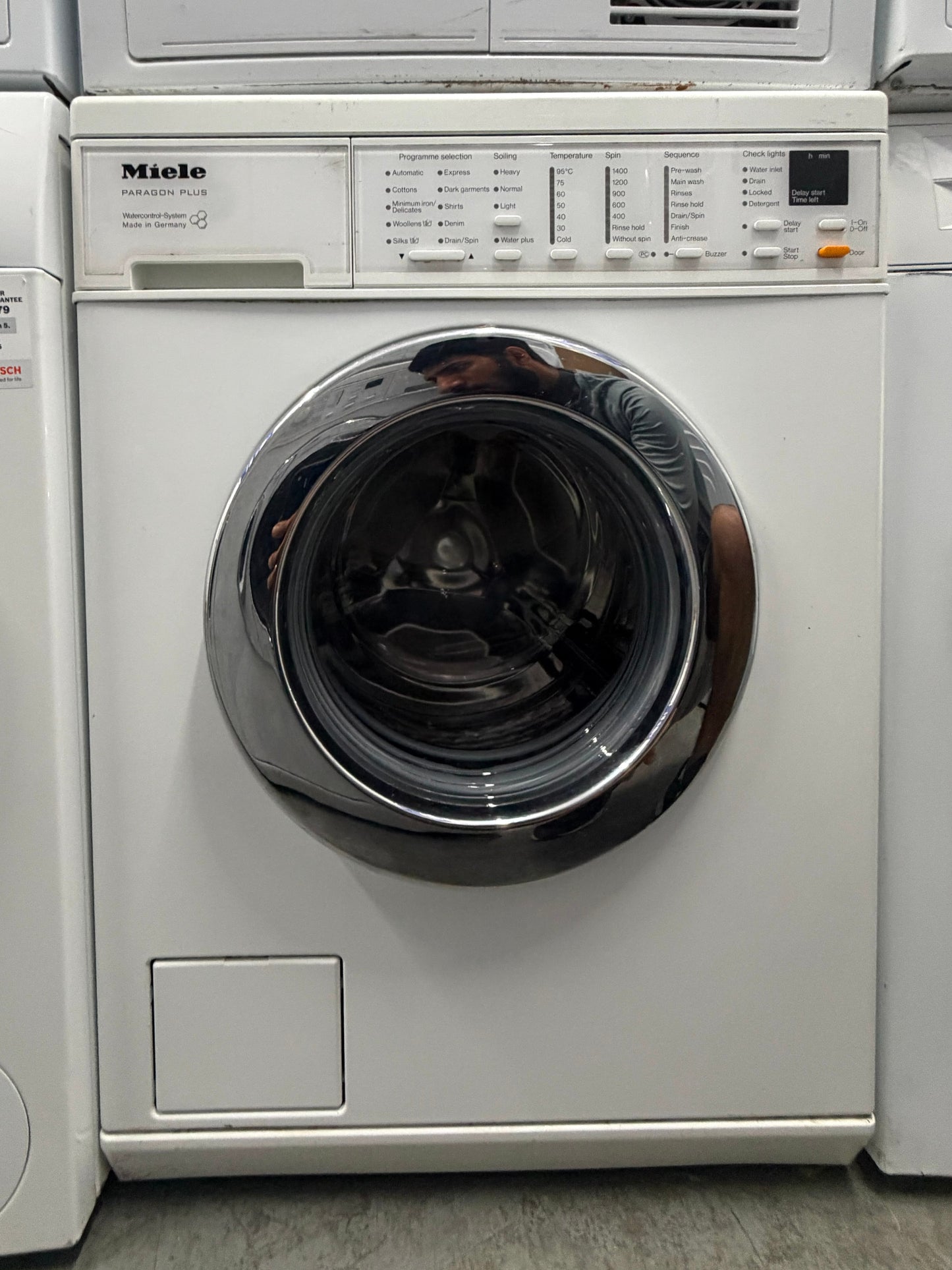 Refurbished Miele W3830 Paragon Plus 6kg 1400rpm Washing Machine - White