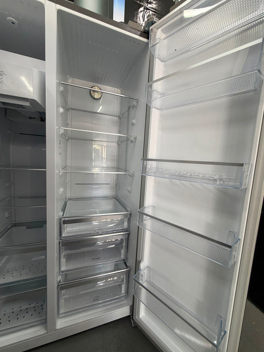 Refurbished Hotpoint HPG26573WXP4UK 578L American Fridge Freezer - Silver