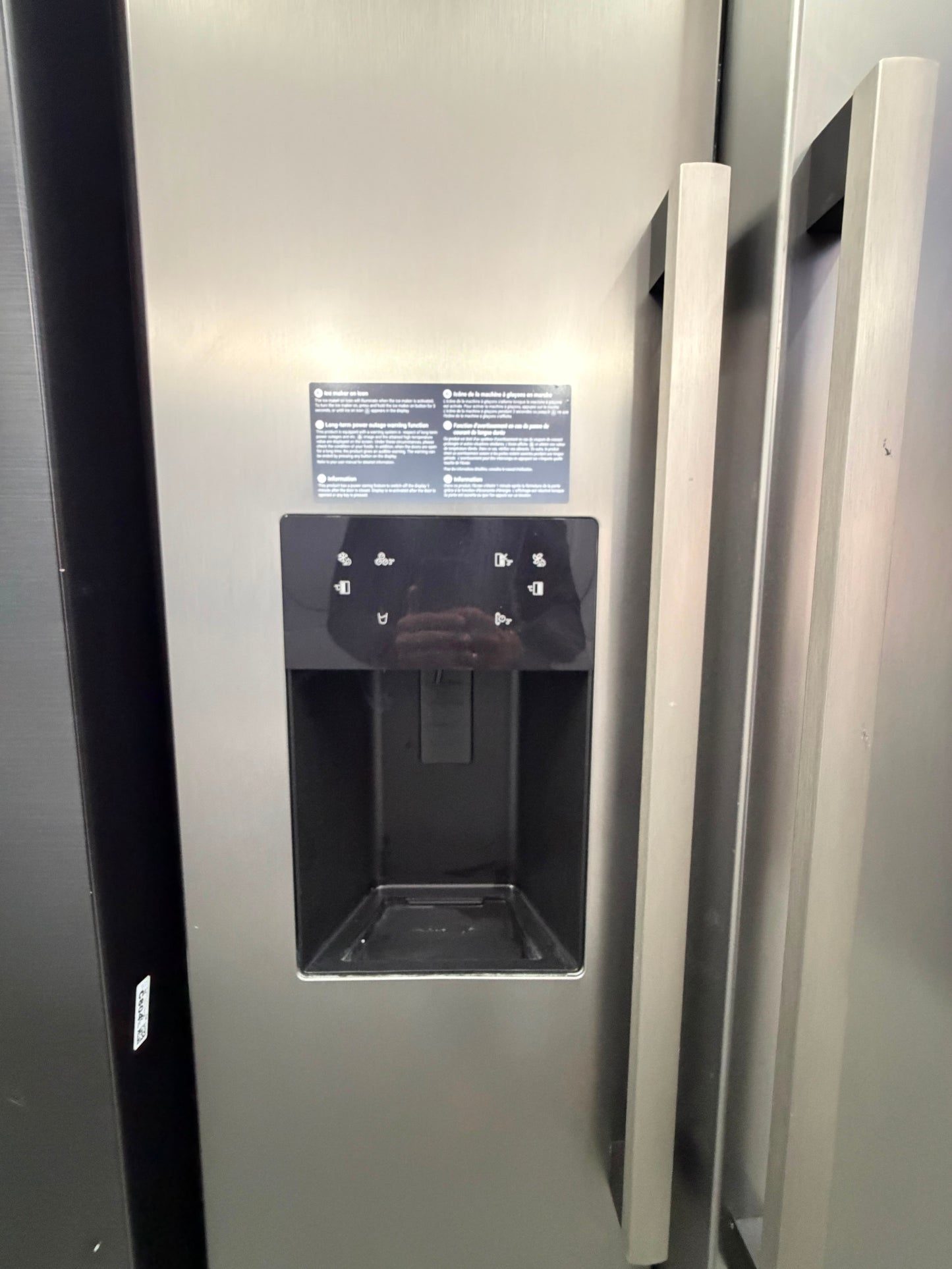 Refurbished Hotpoint HPG26573WXP4UK 578L American Fridge Freezer - Silver