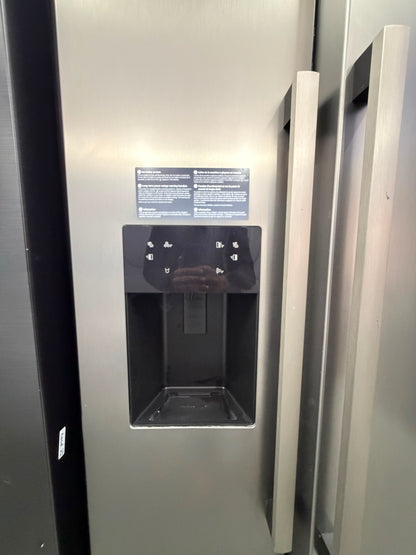 Refurbished Hotpoint HPG26573WXP4UK 578L American Fridge Freezer - Silver