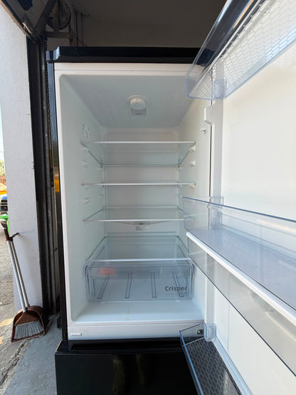 Refurbished Beko CSG3582DB 284L 50/50 Fridge Freezer – Black