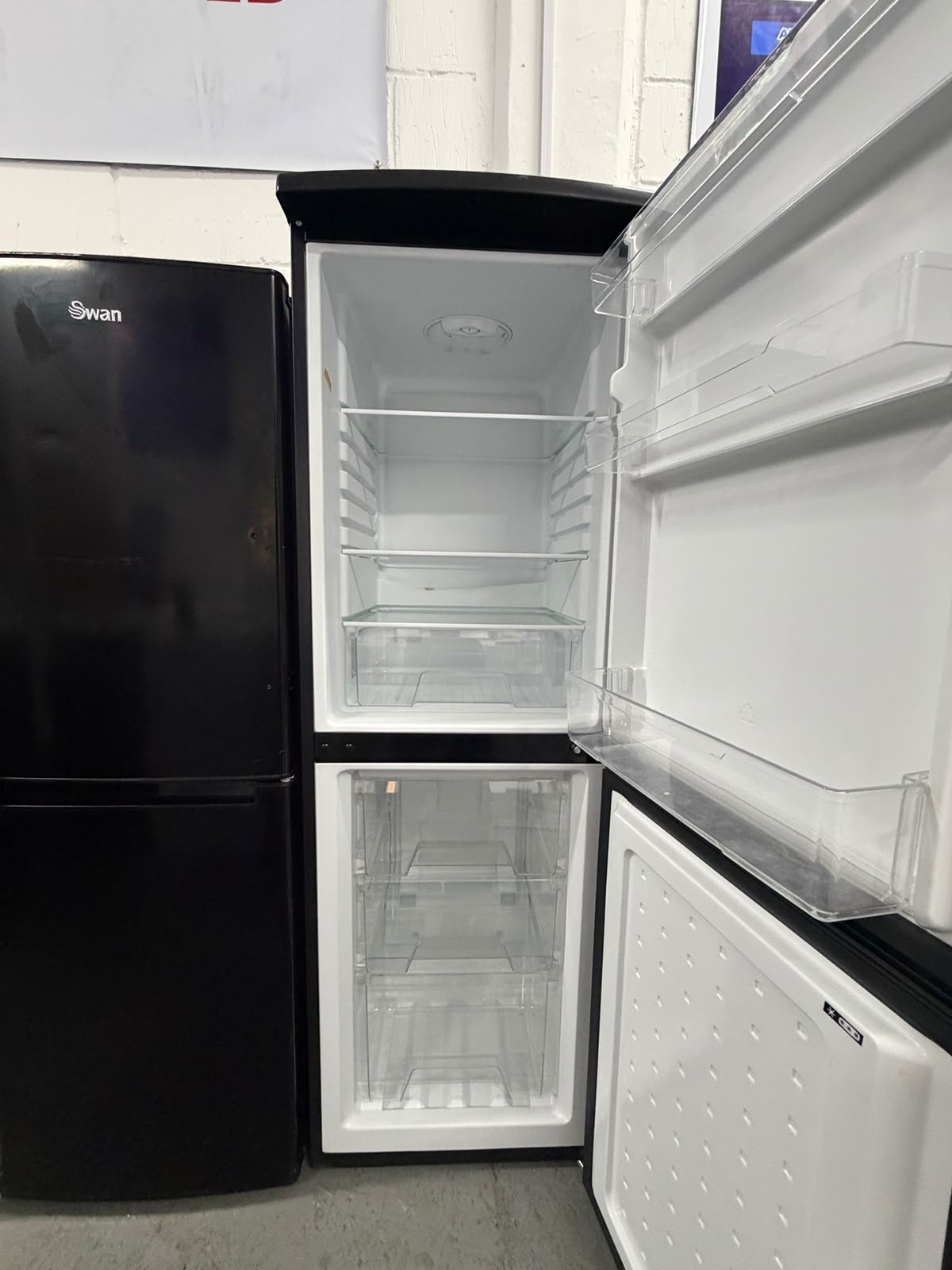 Refurbished Logik LFC50B19 50/50 Fridge Freezer – Black