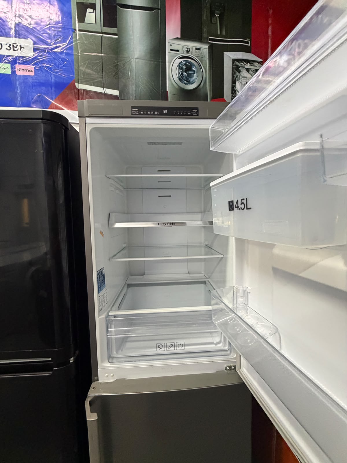Refurbished Samsung RB29FW3NDSA 320L 60/40 Fridge Freezer – Silver