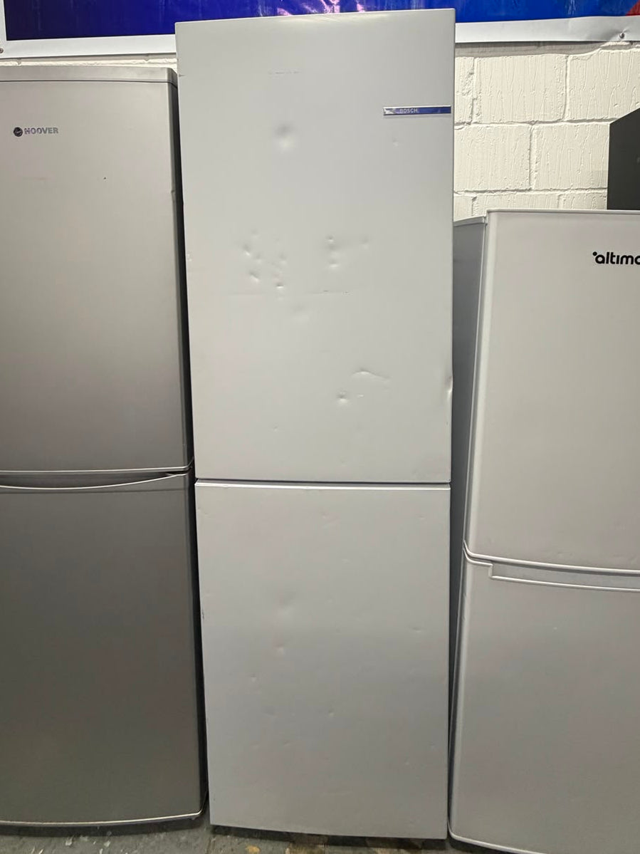 Refurbished Bosch KGN27NWFAG 255L No Frost Fridge Freezer – White