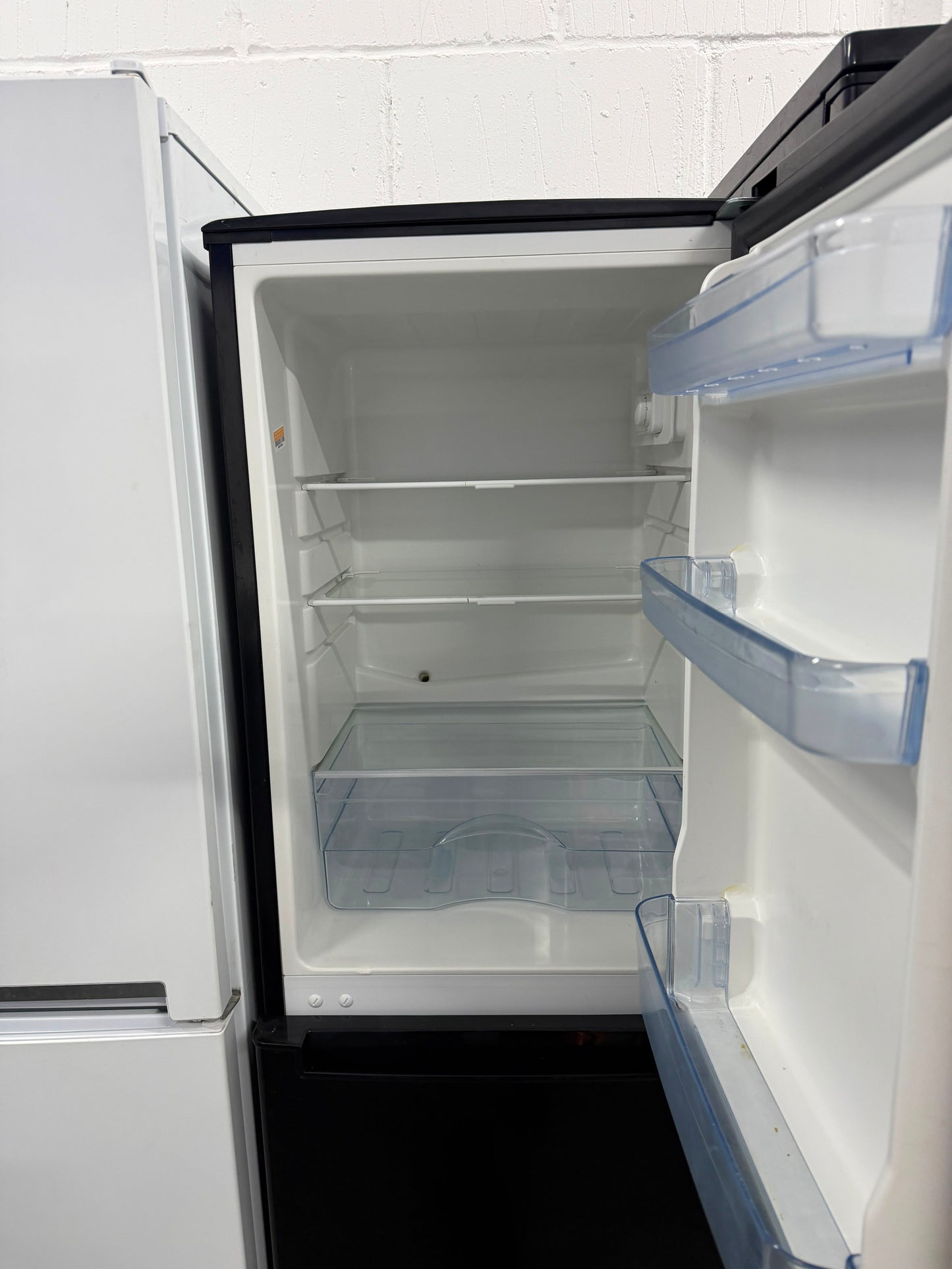 Refurbished Swan SR8180B 142L Fridge Freezer - Black