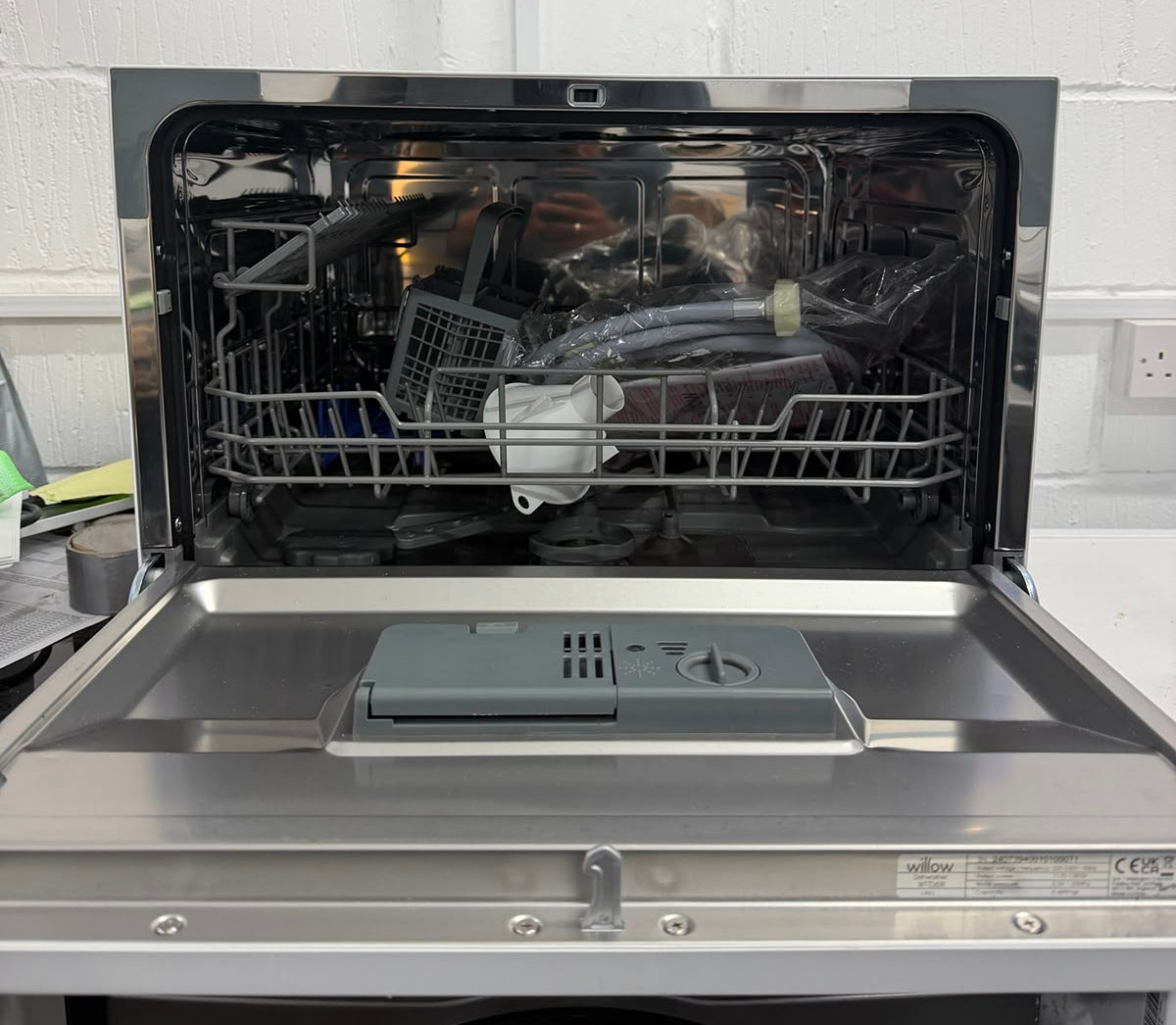 Willow WTTD6W 6 Place Settings Table Top Dishwasher - New Grade A - White