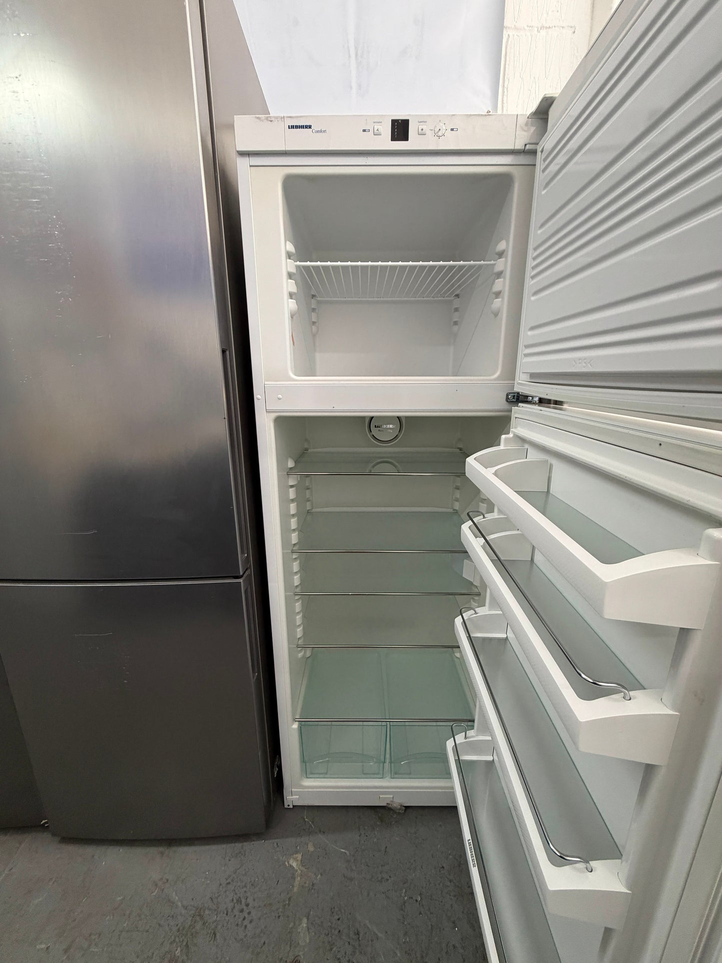 Refurbished Liebherr CTP3213 233L Fridge Freezer – White