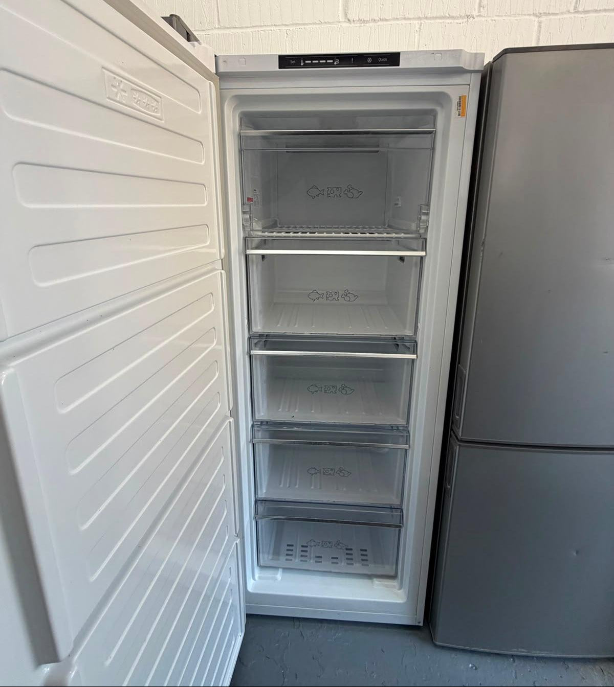 Refurbished Liebherr FNT4550 278L Frost Free Tall Freezer – White