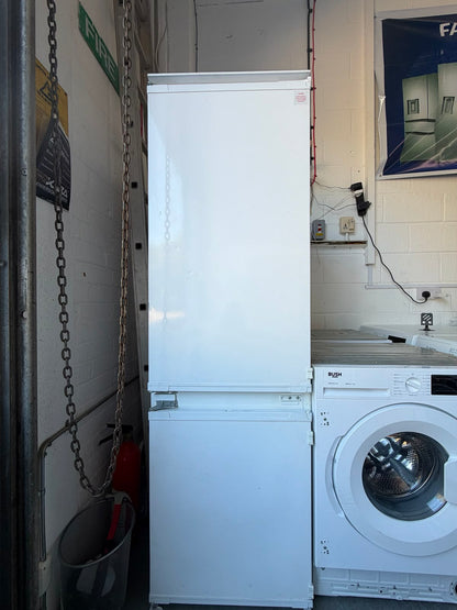 Refurbished Blomberg KNM4551I 262L 70/30 Integrated Frost Free Fridge Freezer - White