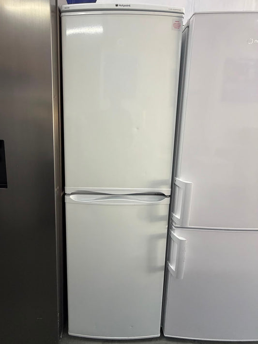 Refurbished Hotpoint RFAA52P 234L 50/50 Freestanding Fridge Freezer - White