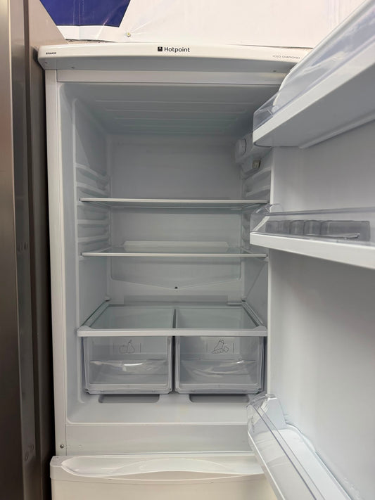 Refurbished Hotpoint RFAA52P 234L 50/50 Freestanding Fridge Freezer - White