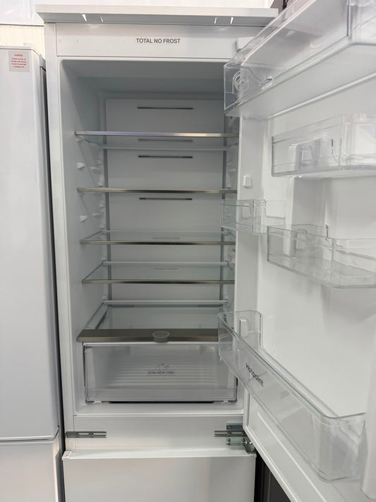 Refurbished Hotpoint HTC18T112UK 250L 70/30 Integrated Frost Free Fridge Freezer - White