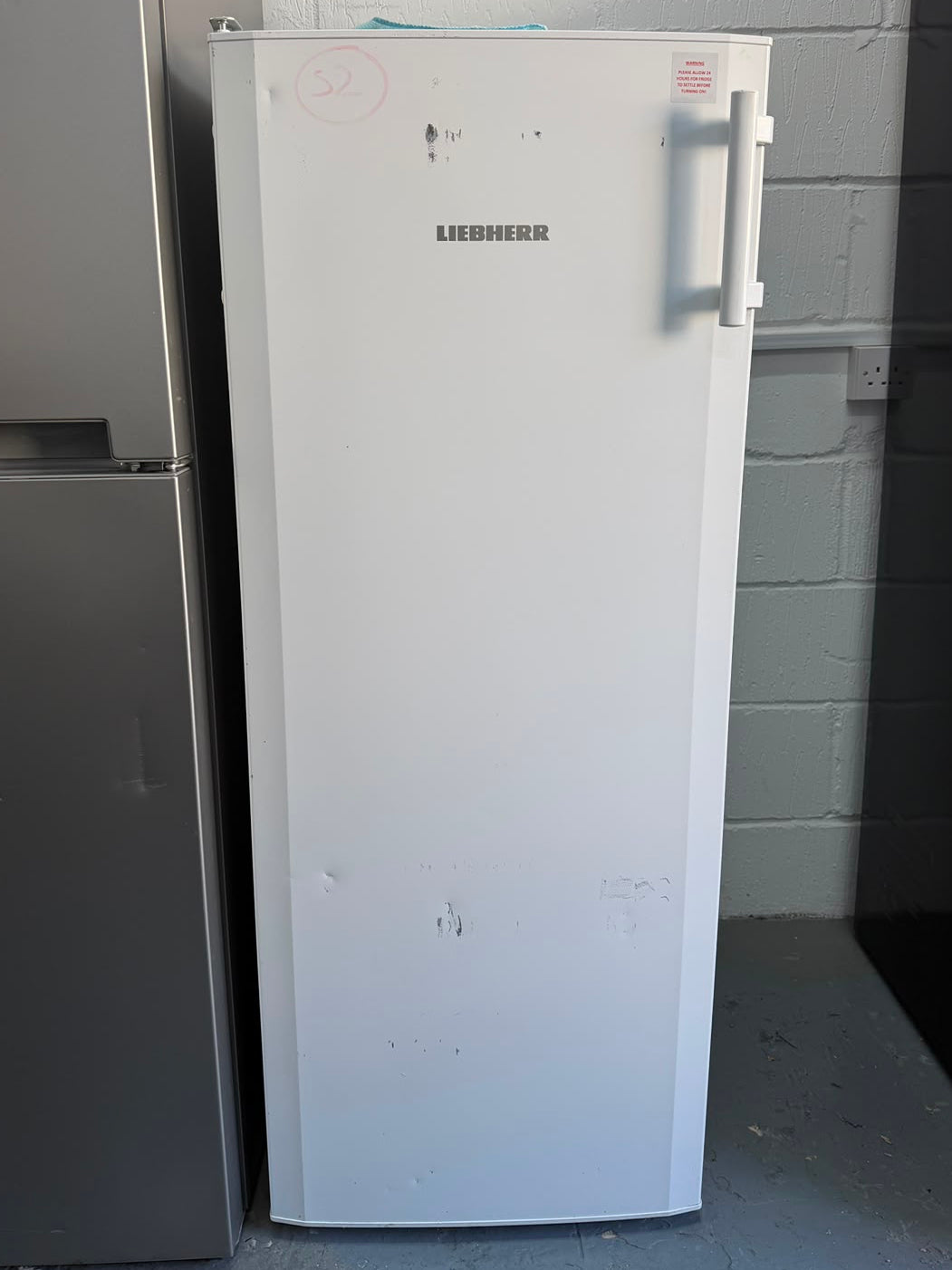 Refurbished Liebherr K 2814-20/001 250L Fridge with Freezer Box - White