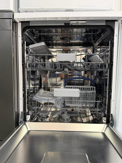 Sensis DWF0114FSDW 14 Place Settings Freestanding Dishwasher - White - Unused Grade A