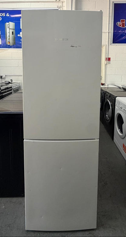 Refurbished Bosch KGV33NW20G 288L Fridge Freezer - White