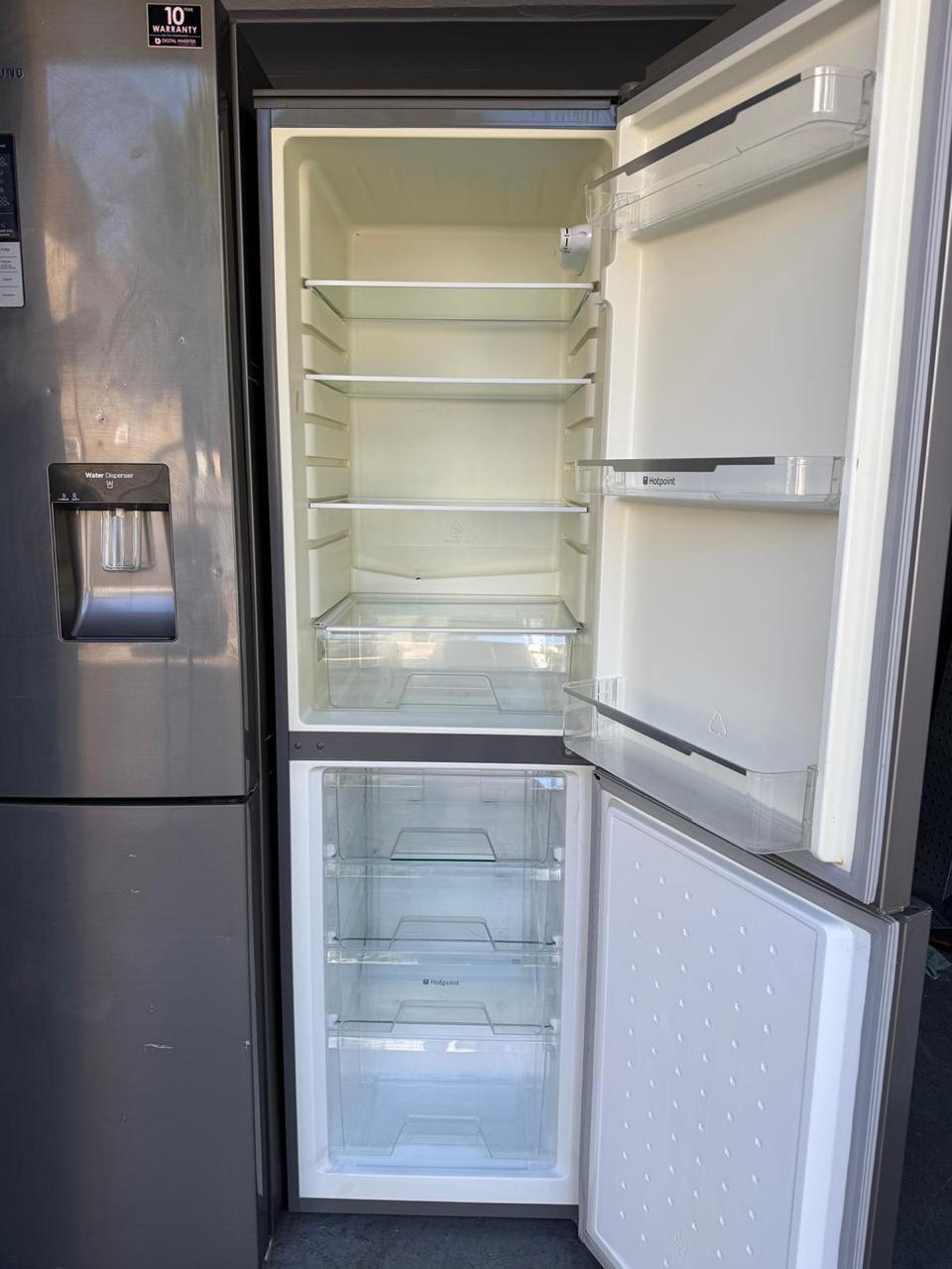 Refurbished Hotpoint FSFL58G 259L 50/50 Frost Free Fridge Freezer - Graphite