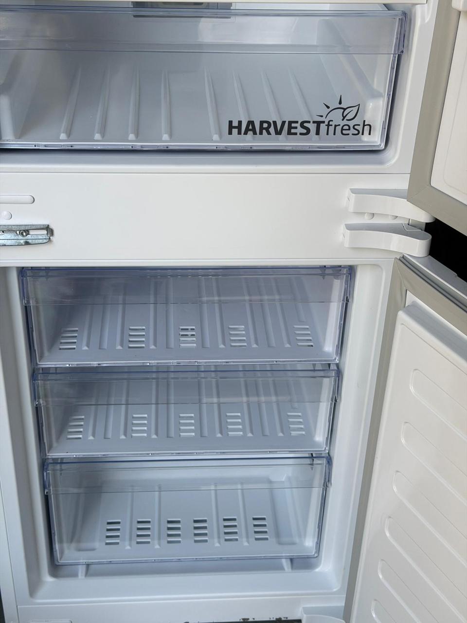 Refurbished Beko K54275HEB 262L Integrated 60/40 Fridge Freezer - White