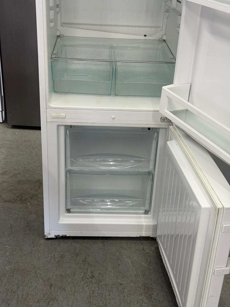 Refurbished Liebherr CU2311 208L 60/40 Fridge Freezer - White