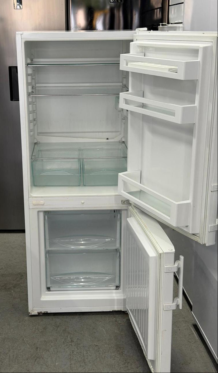 Refurbished Liebherr CU2311 208L 60/40 Fridge Freezer - White