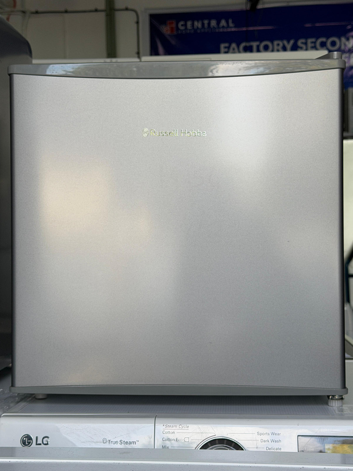 Russell Hobbs RHTTF0E1SS 43L Table Top Fridge – Stainless Steel - Unused Grade A
