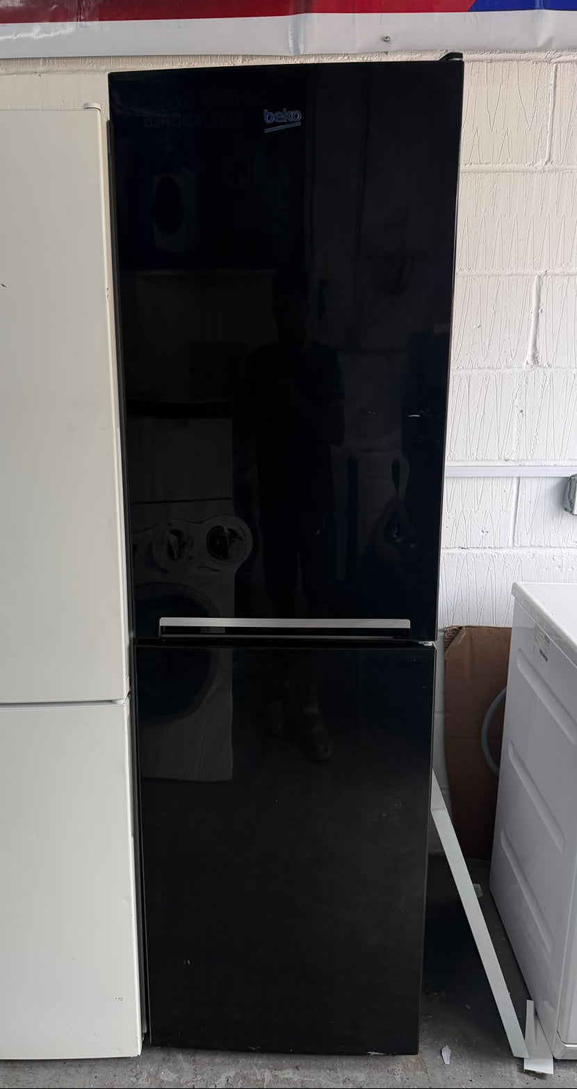Refurbished Beko CFG1582B 263L 50/50 Fridge Freezer - Black
