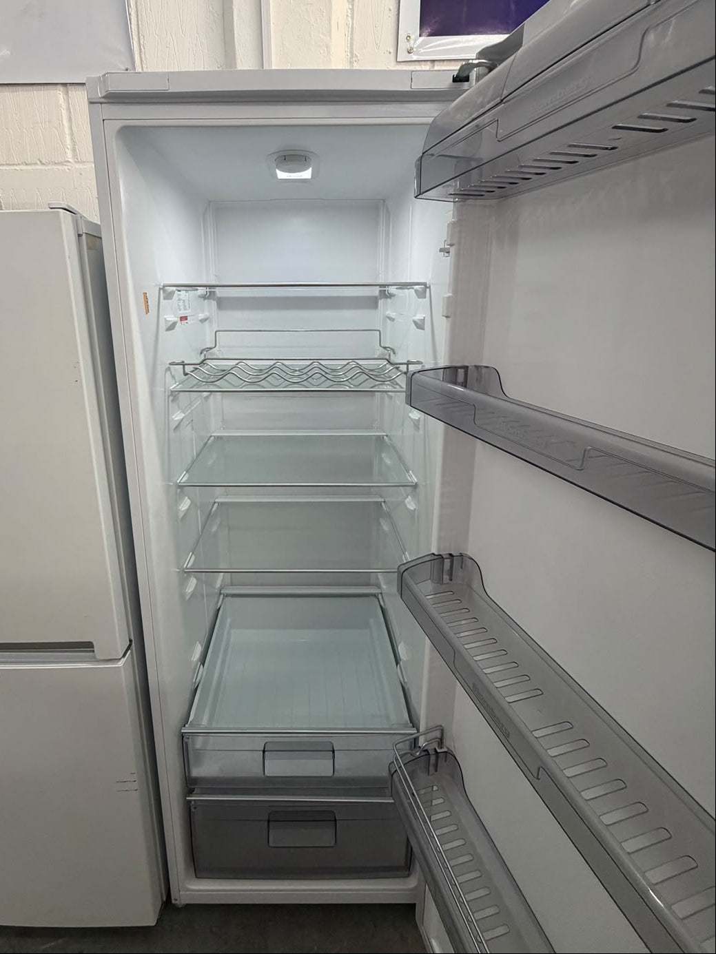 Refurbished Blomberg L60415 367L Tall Larder Fridge - White