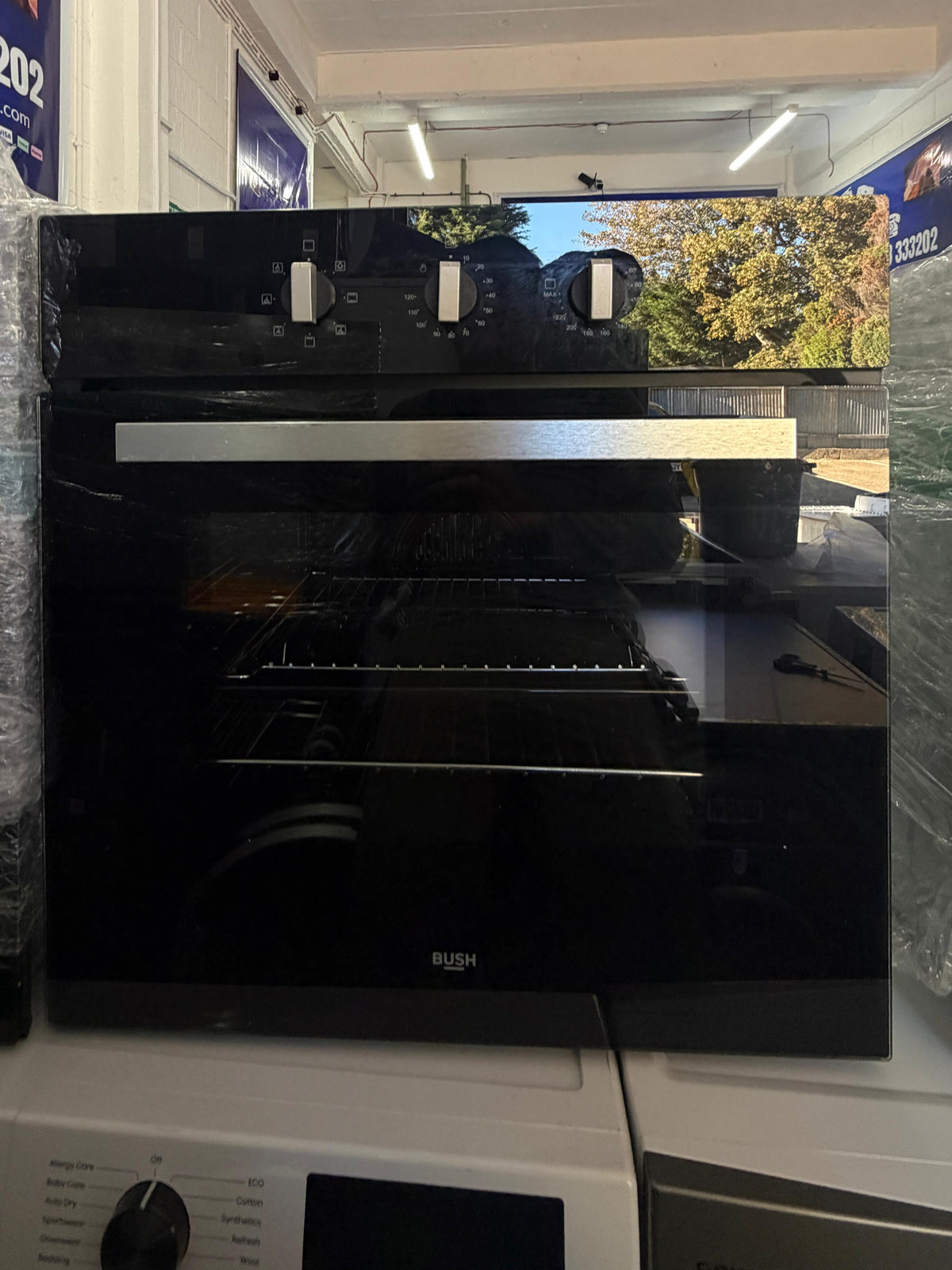 Bush BIBFOBAX 56L Built-In Electric Single Oven – Unused Grade A – Black
