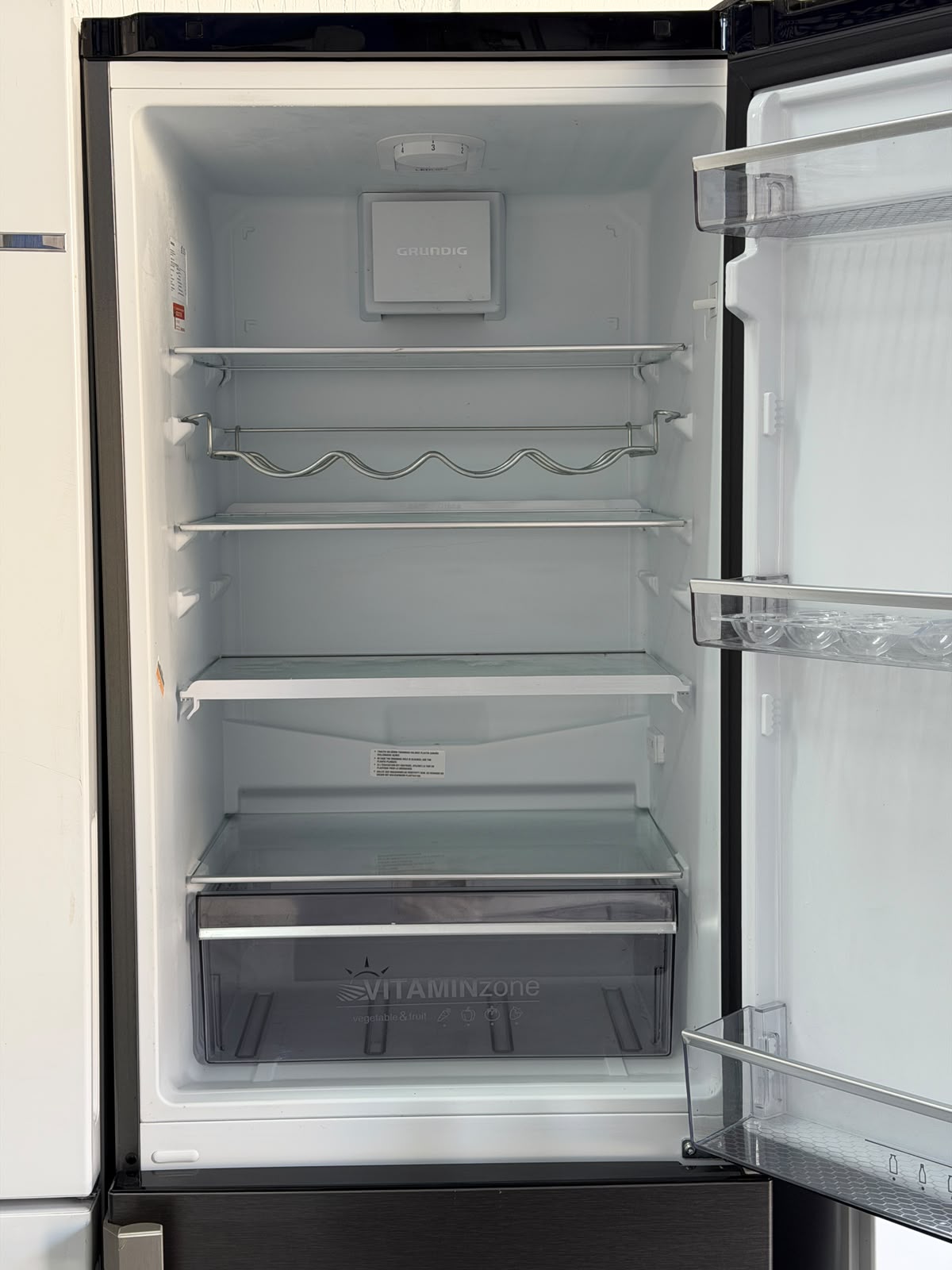 Refurbished Grundig GKN4582VPZ 270 L 50/50 No Frost Fridge Freezer – Black Steel
