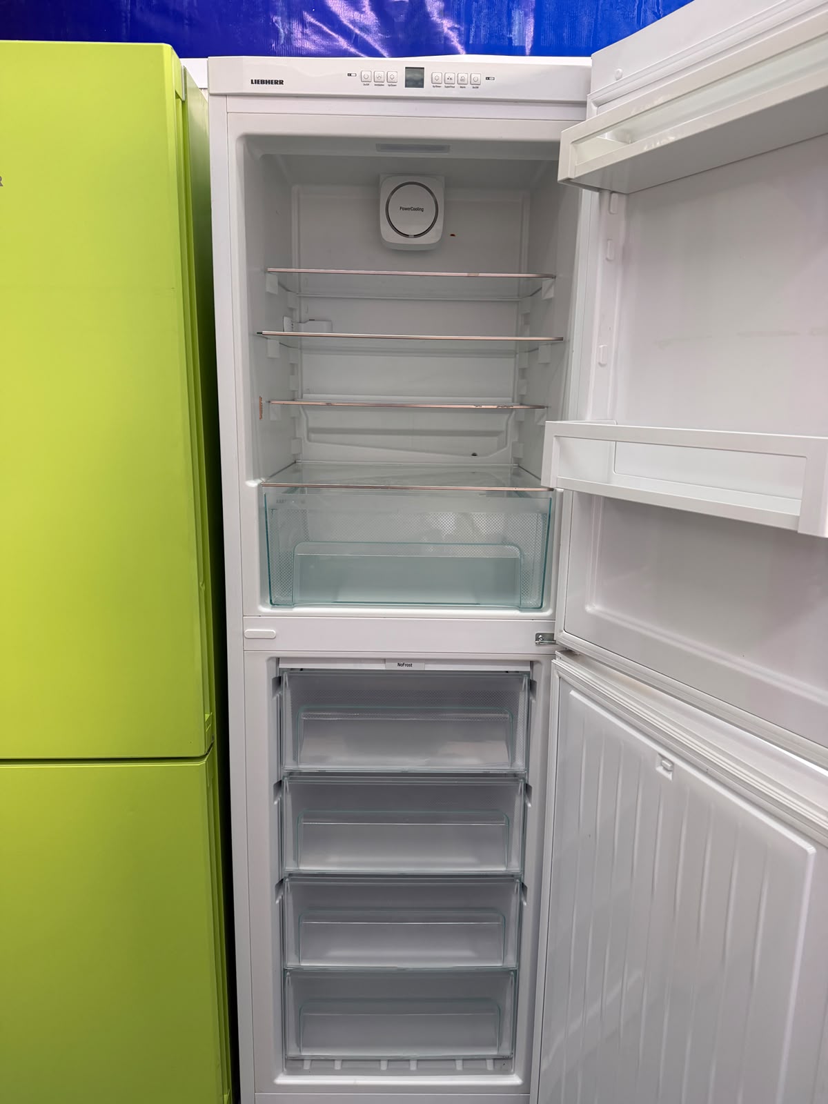 Refurbished Liebherr CN4213 300 L 50/50 NoFrost Fridge Freezer – White