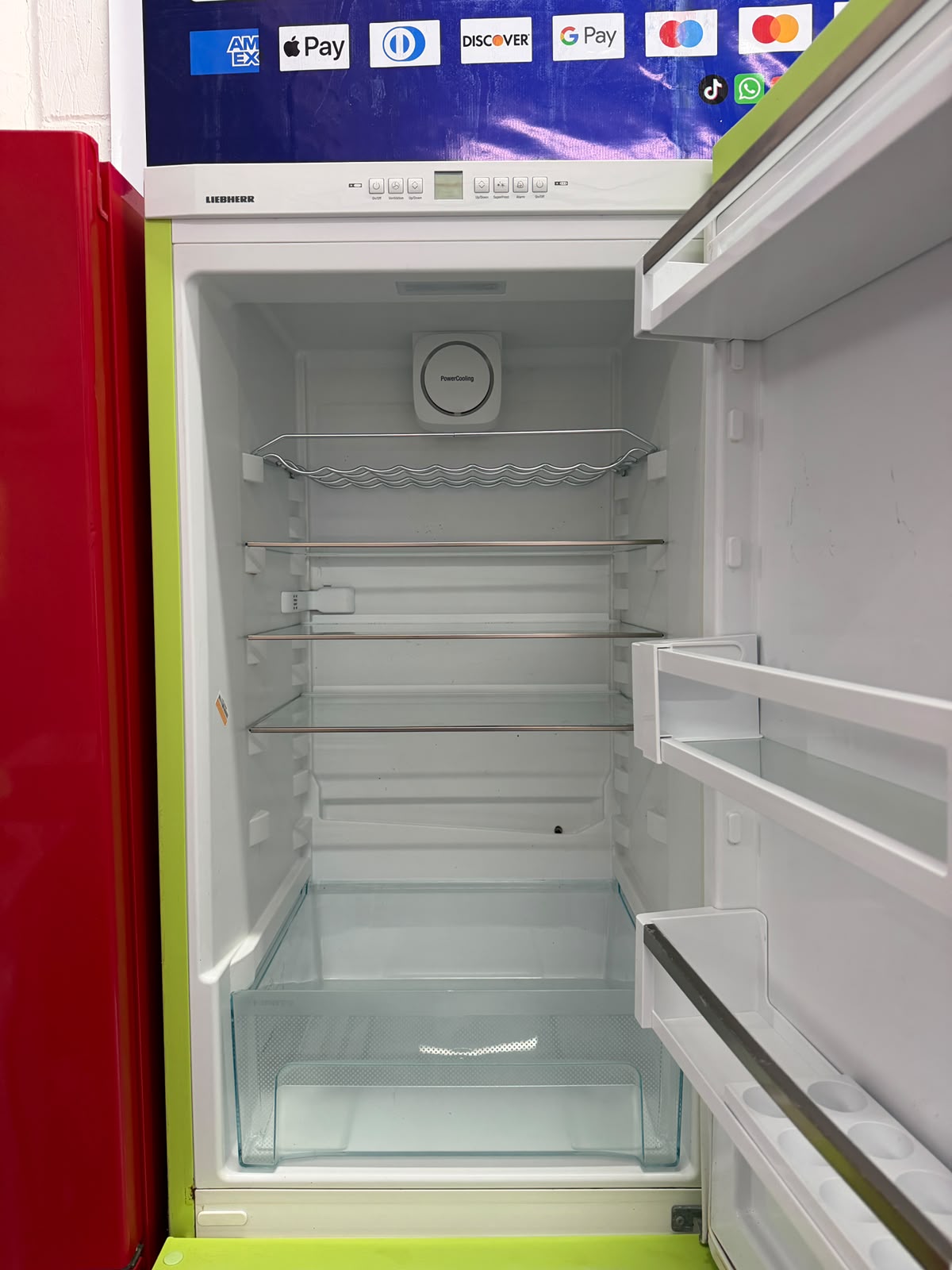 Refurbished Liebherr CNkw 4313 304 L 60/40 NoFrost Fridge Freezer – Kiwi Green