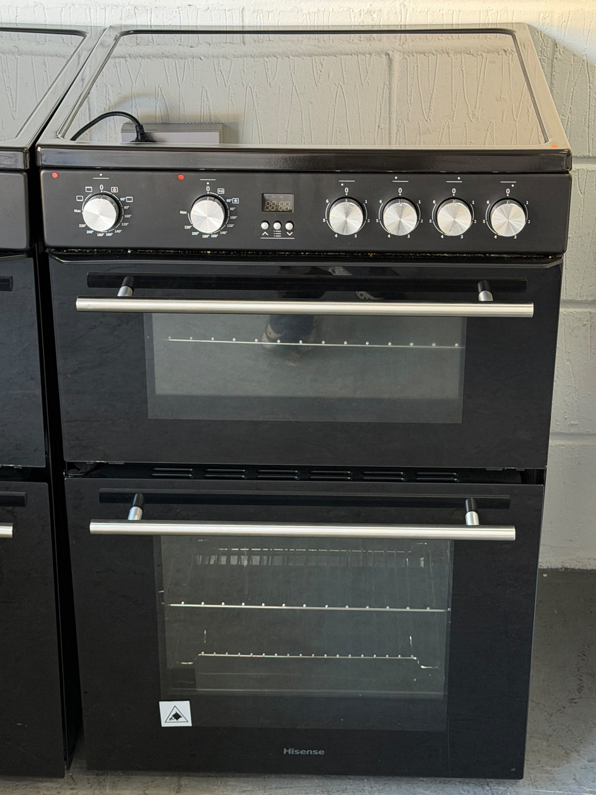 Hisense HDE3211BBUK 60cm Double Oven Electric Ceramic Cooker - Unused Grade A - Black