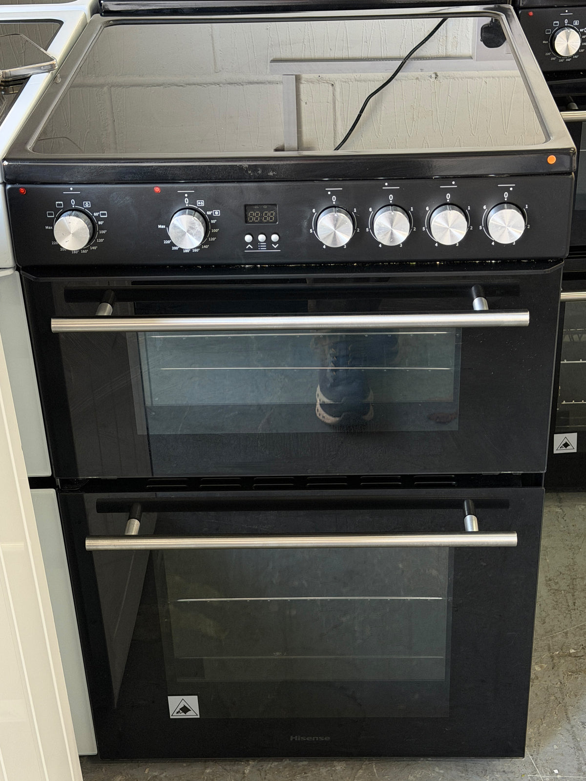 Hisense HDE3211BBUK 60cm Double Oven Electric Ceramic Cooker - Unused Grade A - Black