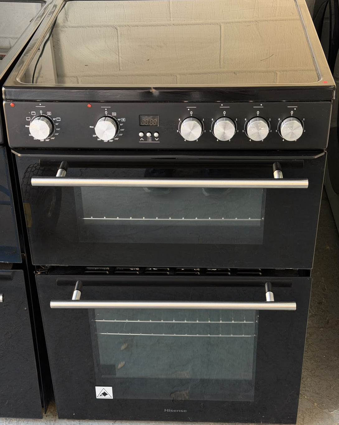 Hisense HDE3211BBUK 60cm Double Oven Electric Ceramic Cooker - Unused Grade B - Black