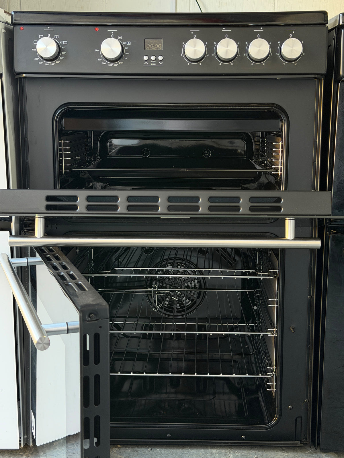 Hisense HDE3211BBUK 60cm Double Oven Electric Ceramic Cooker - Unused Grade A - Black