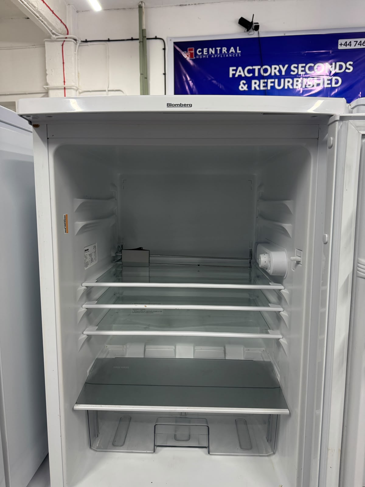 Refurbished Blomberg TSM1551P 128 Litre Under-Counter Larder Fridge – White