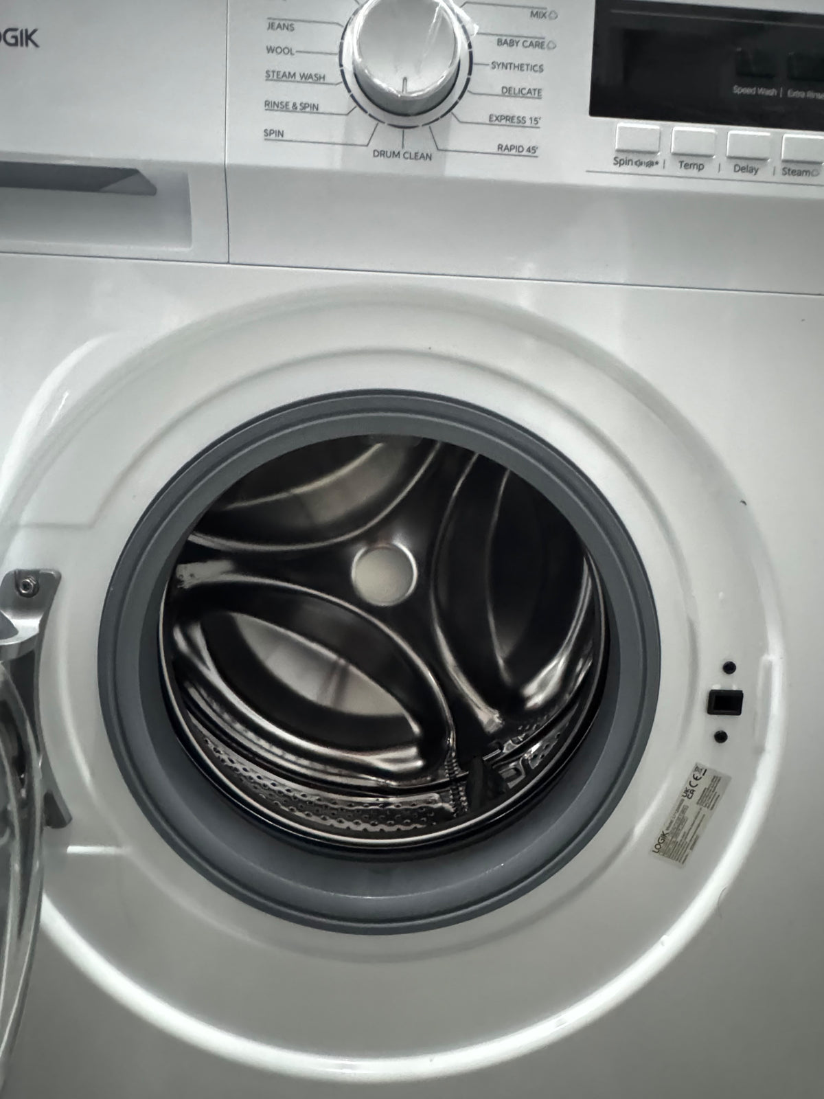 Logik L712WM26 7kg 1200RPM Washing Machine – Unused Grade A – White