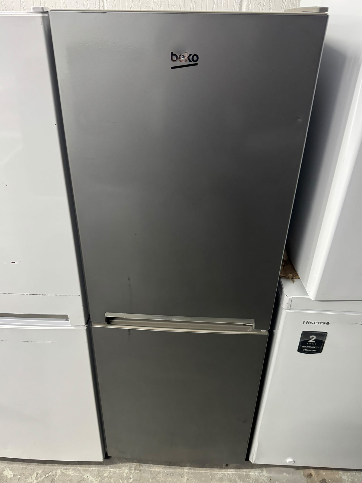 Refurbished Beko CFG3552S 220L 50/50 Frost Free Fridge Freezer – Silver